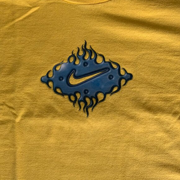 Vintage Nike Swoosh Graphic Print T-Shirt - Picture 2 of 9